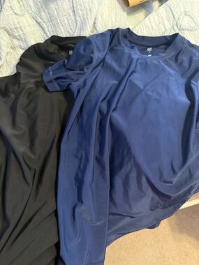 Two GAP Kids Short Sleeve Tee - Navy and Black